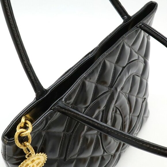 CHANEL Black Leather Logo Shoulder Bag - Picture 8 of 10